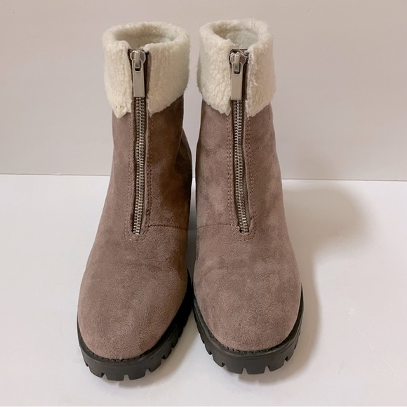 Bella Vita Cable Bootie 8.5 - Picture 2 of 14